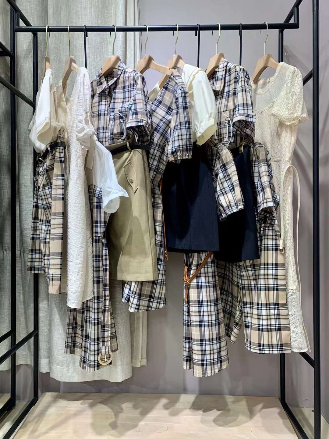 尤西子女裝直播品牌折扣批發(fā)一手貨源 杭州專柜正 品女裝貨源走份批發(fā)