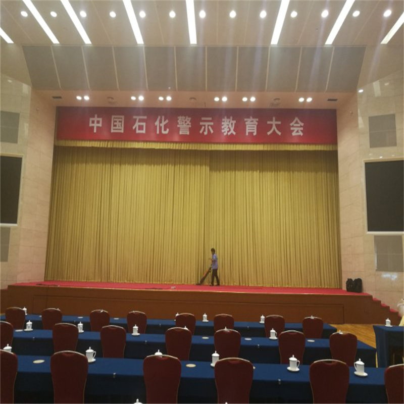 舞臺(tái)幕布廠(chǎng)家定制各種規(guī)格絲絨舞臺(tái)幕布 B1級(jí)阻燃舞臺(tái)幕布