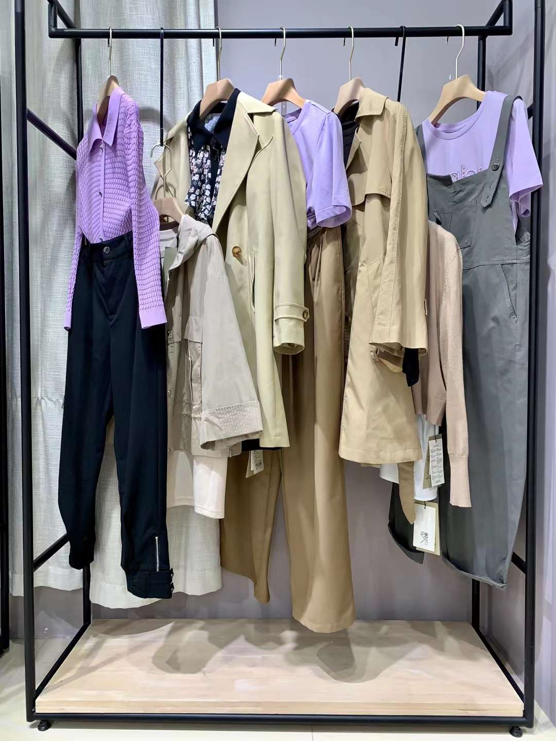 品牌藝國(guó)素際2022品牌女裝折扣店尾貨貨源批發(fā)