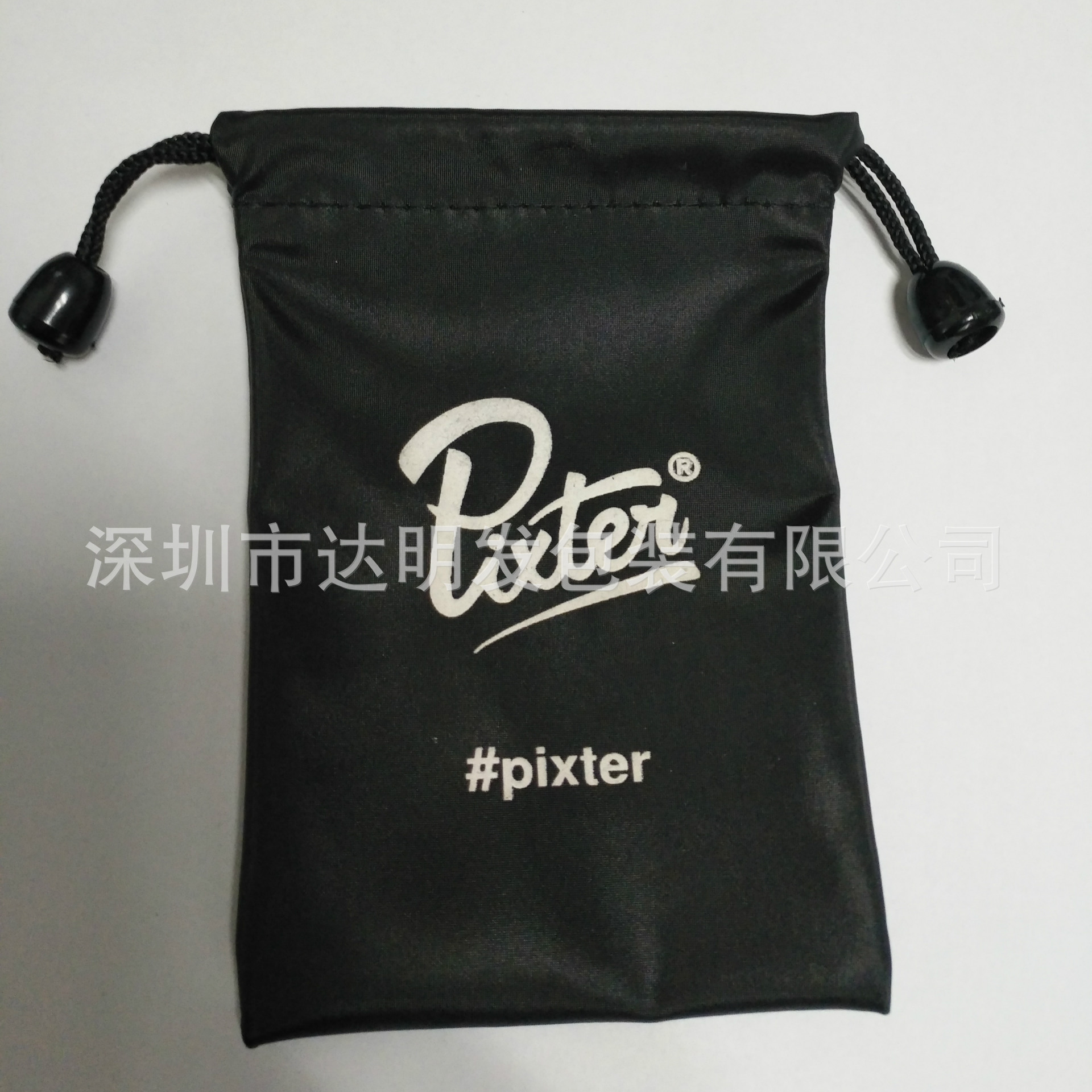 現(xiàn)貨供應(yīng) 黑色色丁手機(jī)pu束口袋 電子產(chǎn)品包裝袋