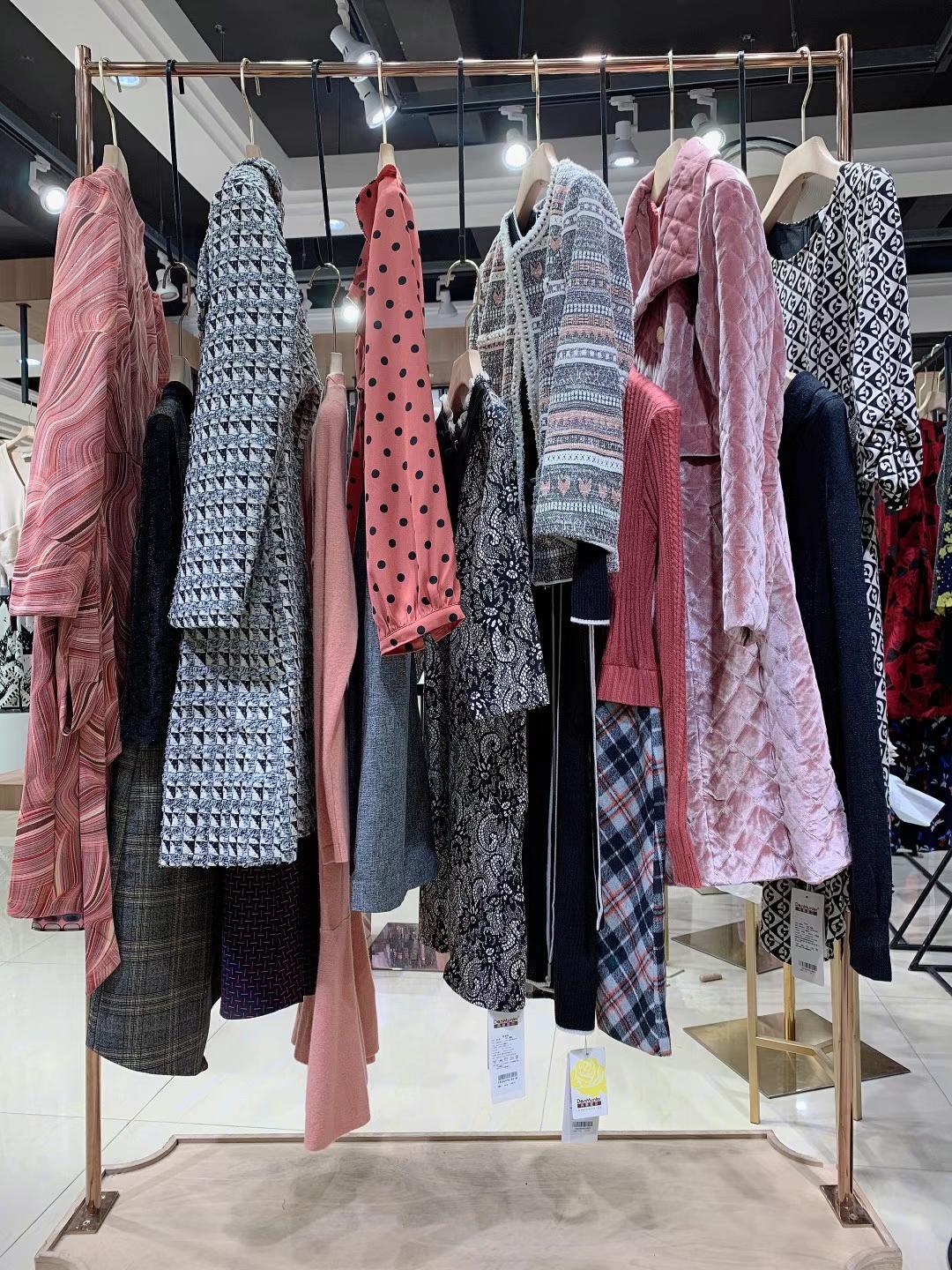 精 品女裝丹慕妮爾2022品牌折扣女裝尾貨一手貨源批發(fā)