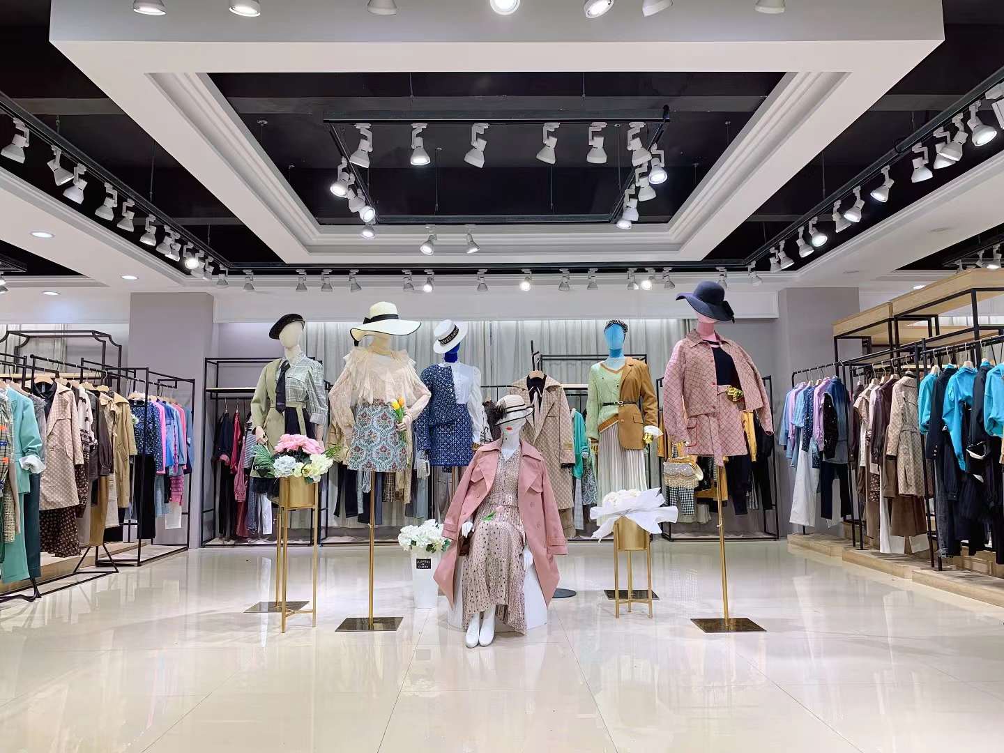 直播間實(shí)體熱賣貨源歐絲蒂雅文22秋香港商務(wù)輕奢大 牌剪標(biāo)女裝專柜下架庫(kù)存尾貨貨源