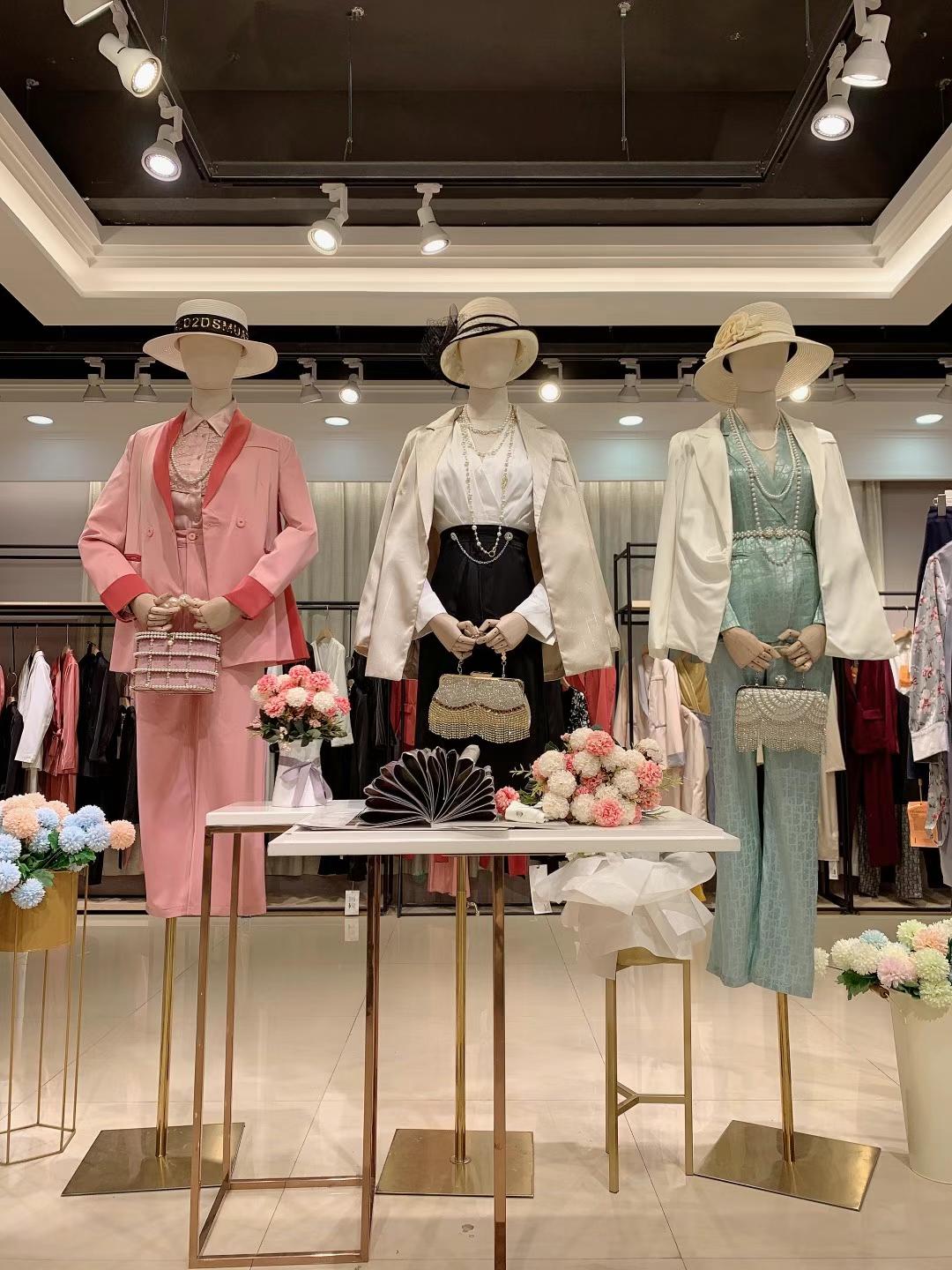 珂萊迪奧2022品牌折扣女裝店尾貨庫存一手貨源清倉供應(yīng)鏈