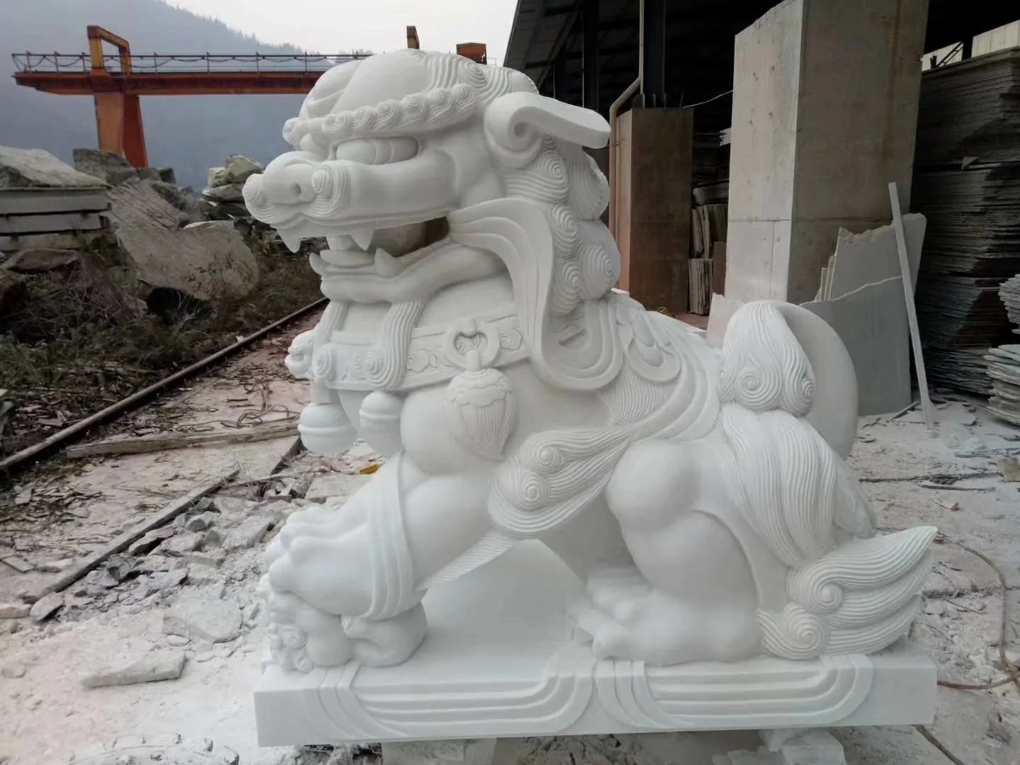 四川漢白玉石獅子廠家