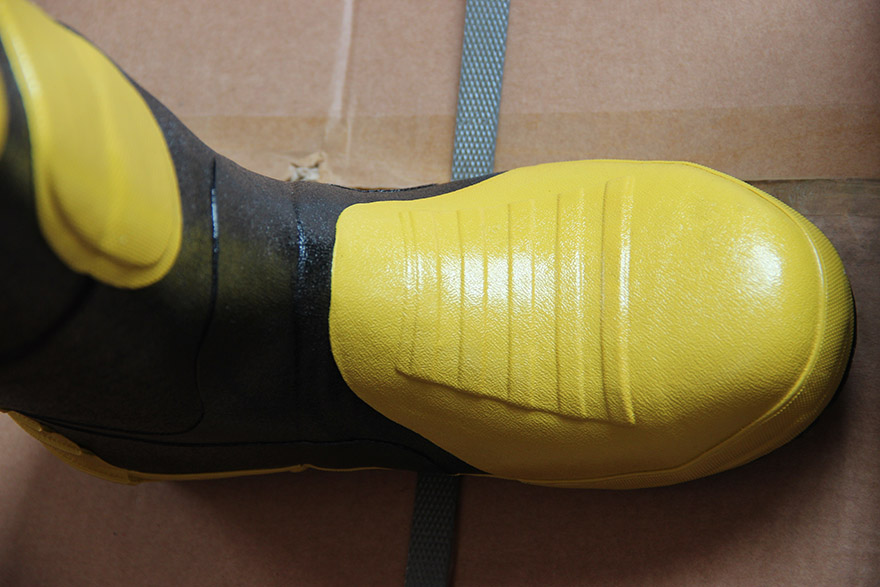 多功能腰務、防穿刺消防靴廠家供應批發(fā)價銷售電話