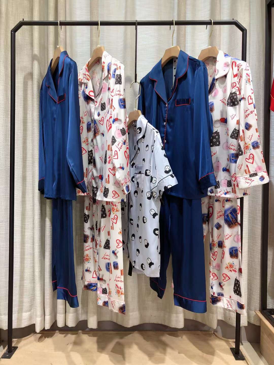 【羅秀佧家居服】22秋專柜撤柜女裝折扣進(jìn)貨價(jià)格 品牌折扣女裝衣服批發(fā)