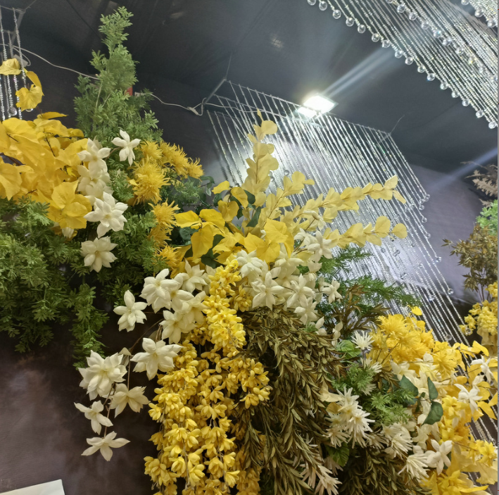 天津新款單支球蘭假花批發(fā)價(jià)格 裝飾酒店吊頂布置花材假植物裝飾仿真花客廳擺設(shè)