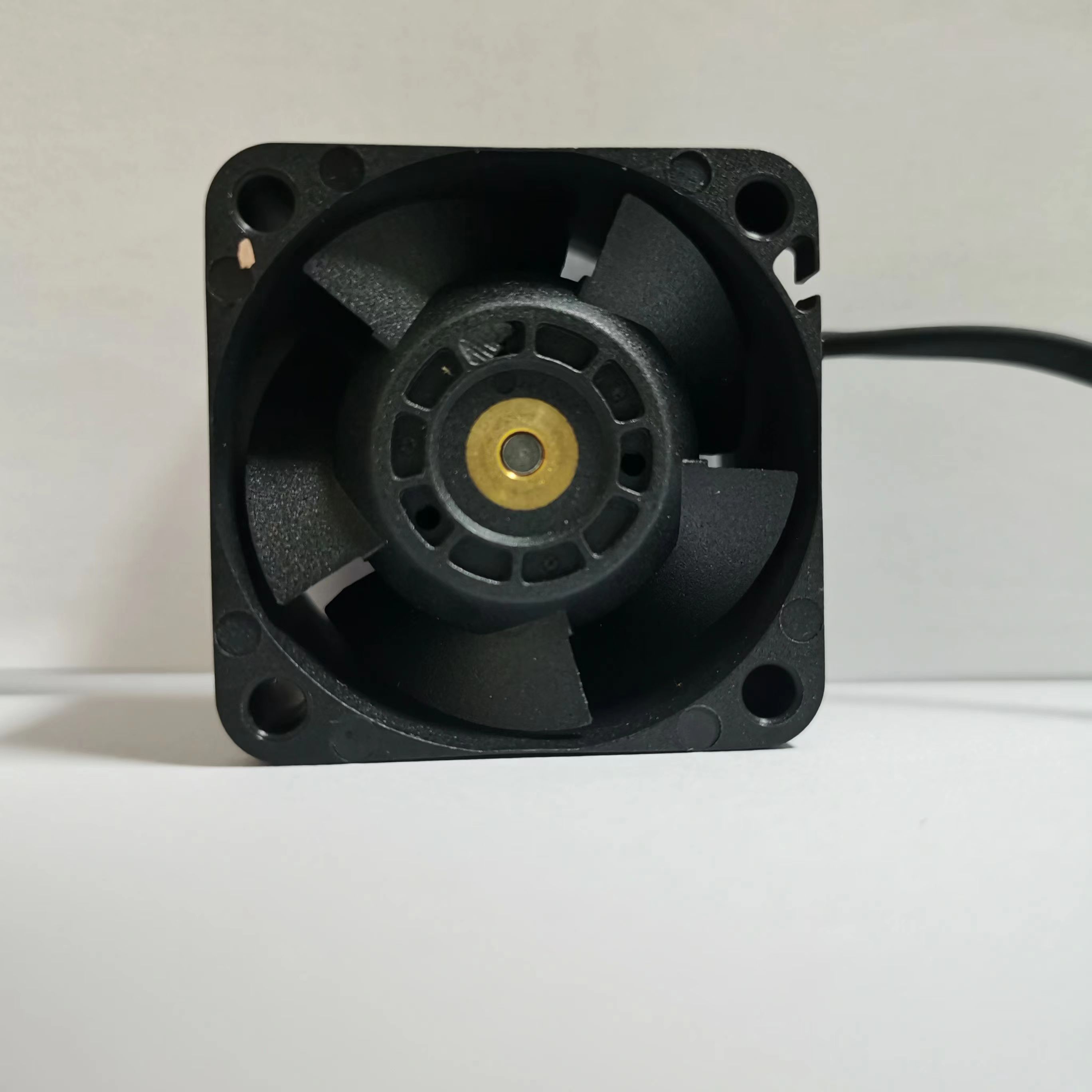 40*40*20散熱風(fēng)扇，工廠直發(fā)，品質(zhì)保證，價(jià)格美麗。臺(tái)灣元山散熱風(fēng)扇，工業(yè)級(jí)，有庫存??！4020散熱風(fēng)扇