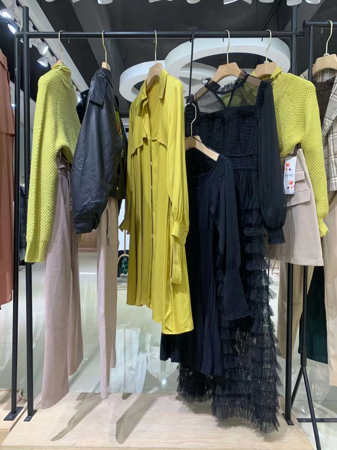 萬達(dá)下架女裝 你我約定22秋萬達(dá)撤柜一二線品牌女裝批發(fā)供應(yīng)鏈在哪里有？