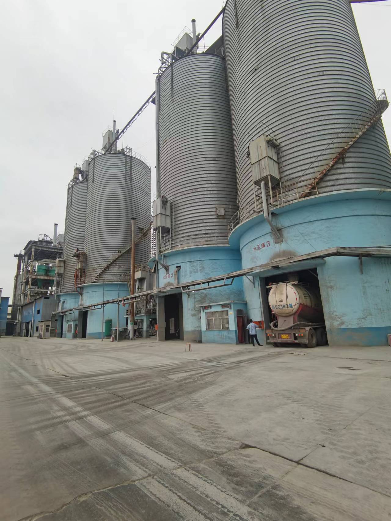 電廠灰?guī)烨寤宜鄮烨鍘焖鄮烨謇硭鄮烨謇矸勖夯仪謇?水泥庫清庫水泥庫清理水泥庫清灰 電廠灰?guī)烨寤曳勖夯仪謇?  title=