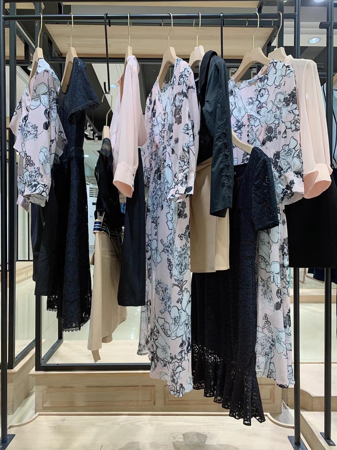 撤柜女裝 艾托奧 2022夏快手直播品牌女裝大 牌都是剪標(biāo)的嗎