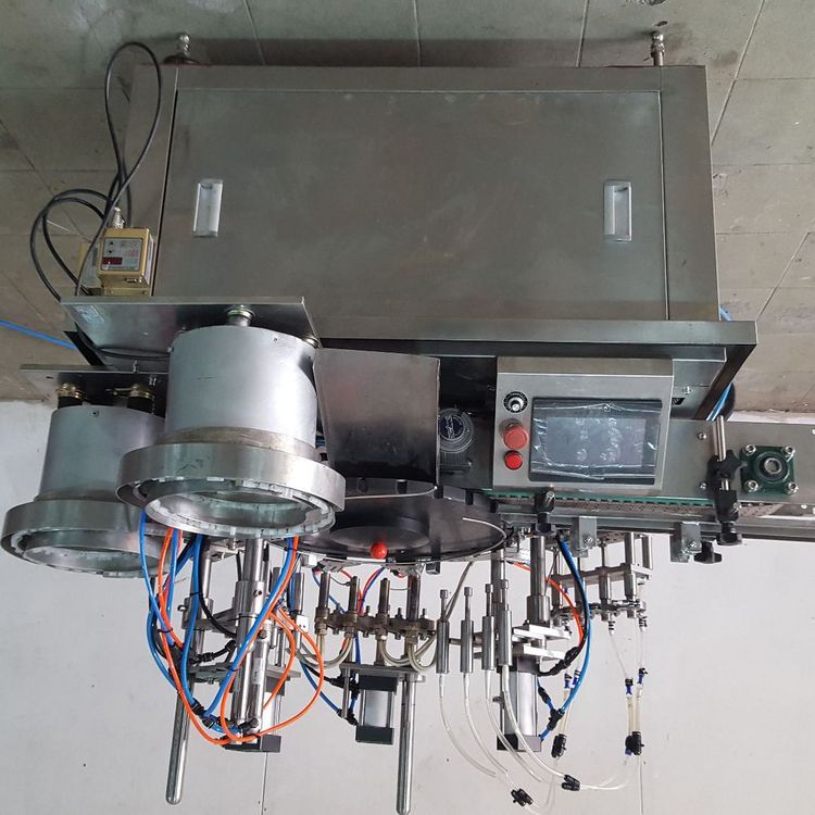 【灌裝機(jī)】跟蹤式旋蓋機(jī)  醫(yī)藥行業(yè)灌裝機(jī)礦泉水/飲料
