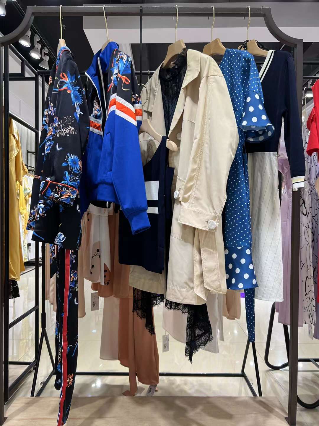 品牌折扣女裝 艾爾麗斯22秋 淘寶直播折扣女裝庫存尾貨進貨渠道