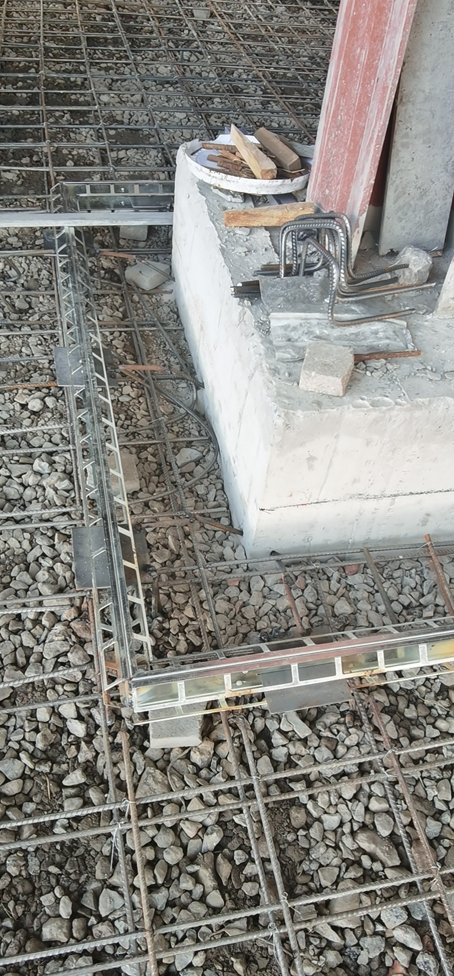 鎧裝縫供應(yīng)商_多少錢_哪家好_價錢_批發(fā)熱線【常熟市古里鎮(zhèn)白茆名華變形縫裝置廠】