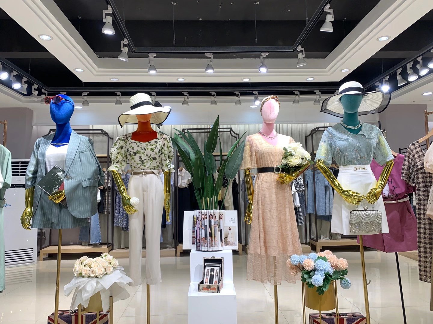 品牌女裝折扣 尤西子2022夏 萬達撤柜一二線品牌女裝批發(fā)供應(yīng)鏈在哪里有