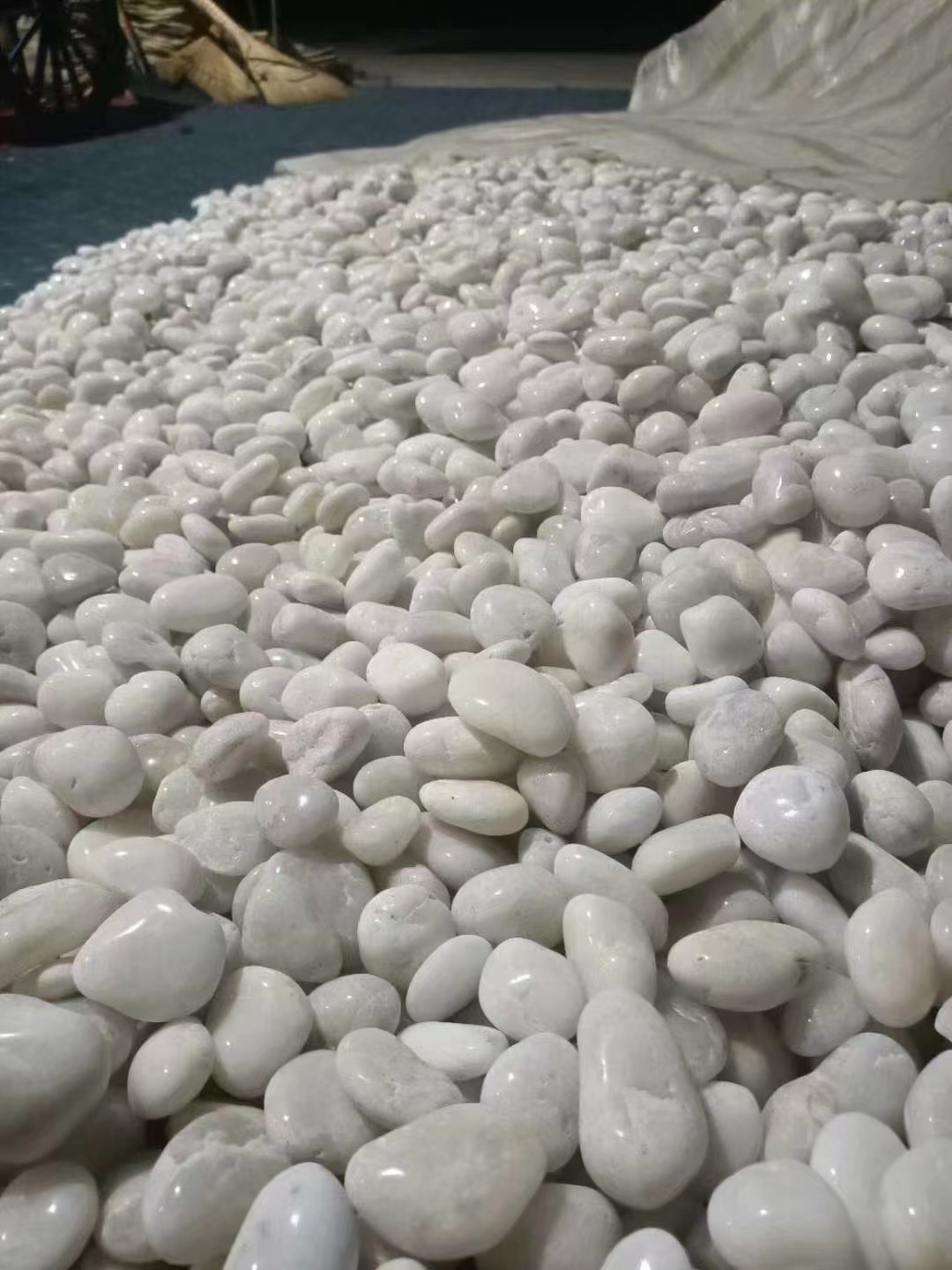 湖南長沙拋光雨花石天然鵝卵石黑色鵝卵石白色雨花石彩色雨花石批發(fā)