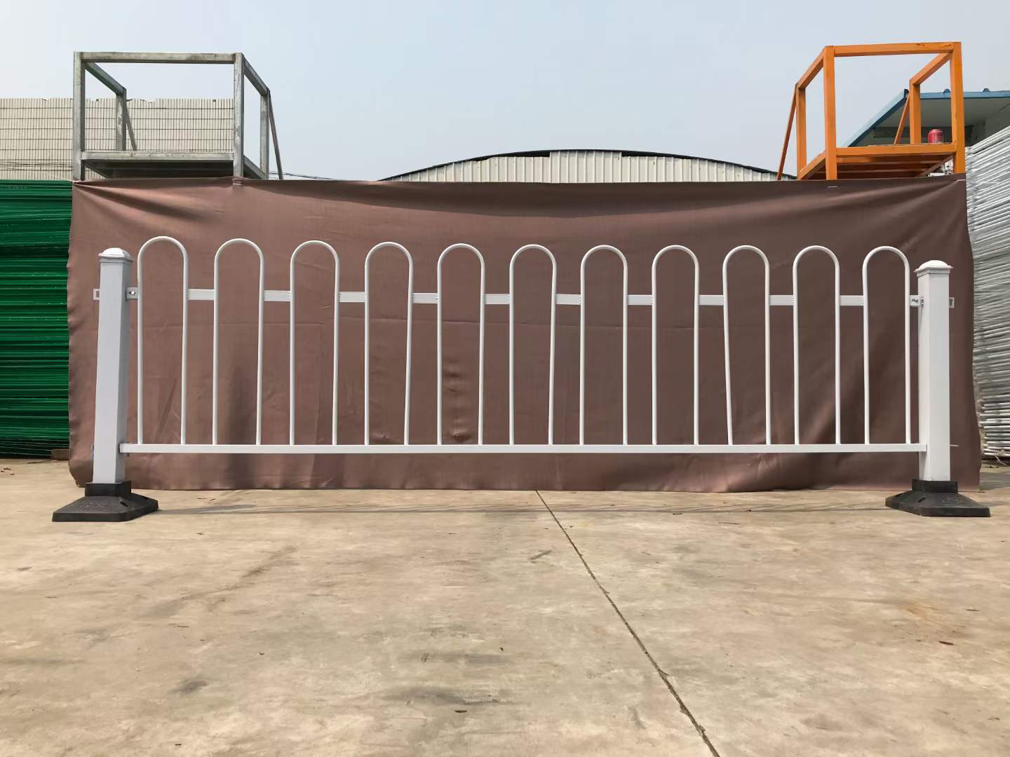 廣州市京式護(hù)欄城市道路隔離護(hù)欄交通公路護(hù)欄現(xiàn)貨實(shí)惠