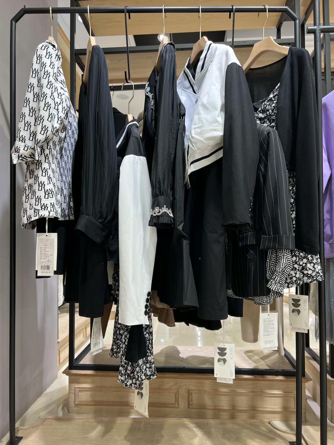 品牌折扣女裝 迪笛歐2022秋 正品剪標(biāo)女裝尾貨看貨源清倉渠道