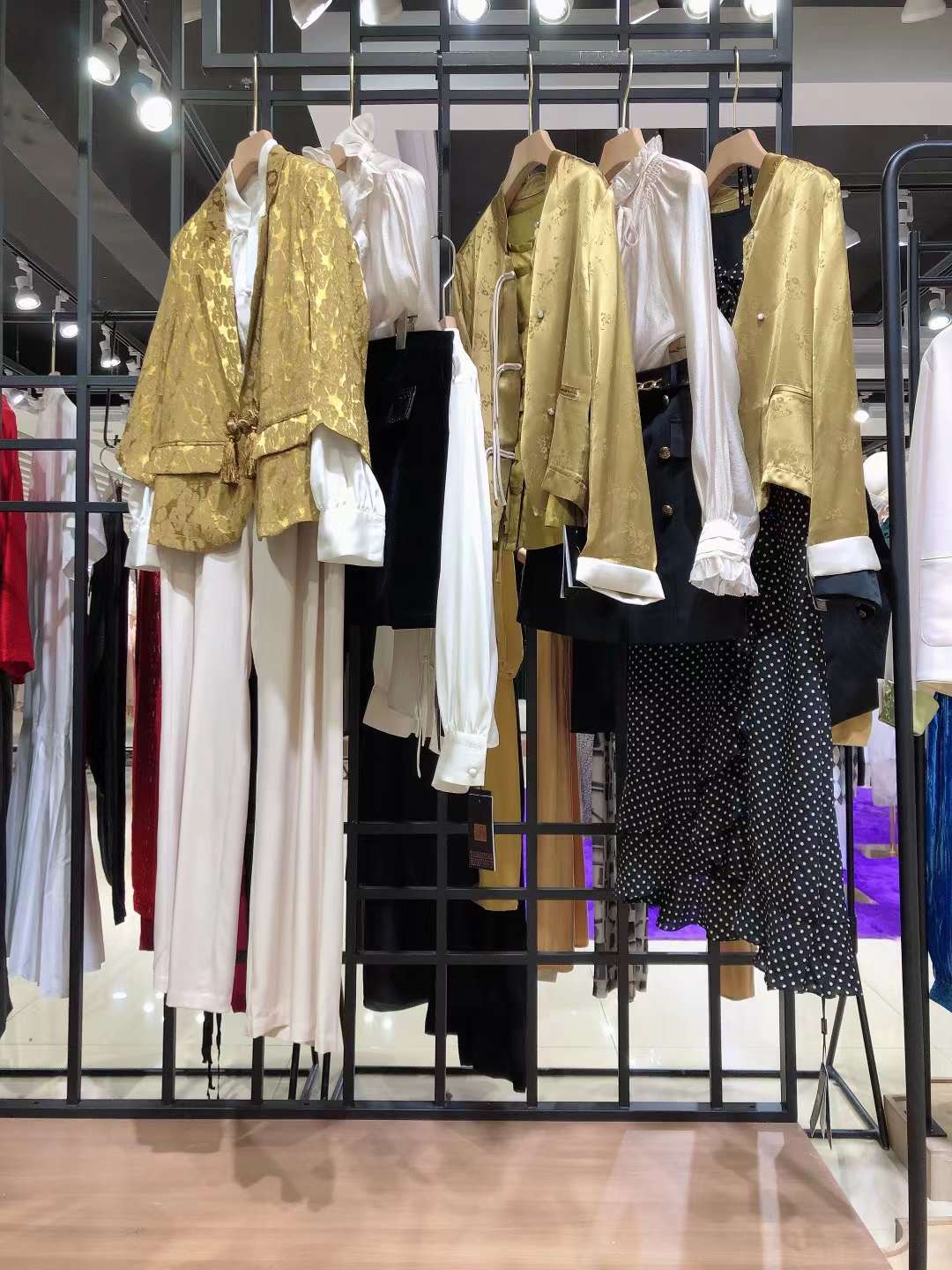 品牌折扣女裝 婕妮熙202秋 直播間的品牌折扣女裝批發(fā)進貨渠道