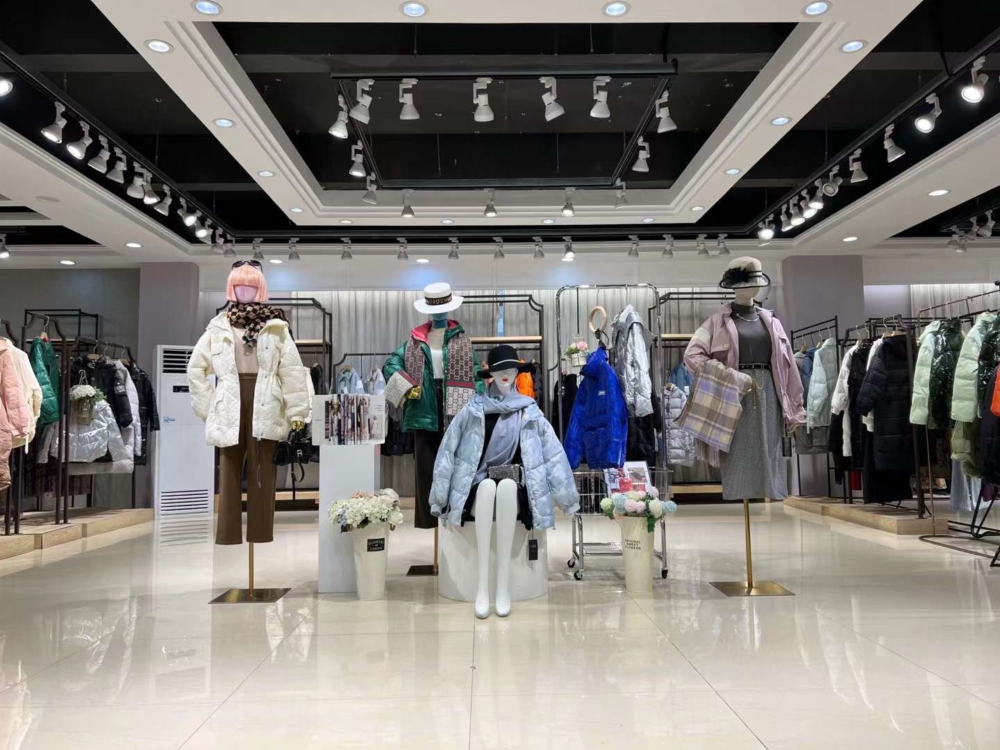 品牌折扣女裝 芭莎歌娣羽絨服2022冬 直播撤柜清倉女裝尾貨貨源雜款批發(fā)