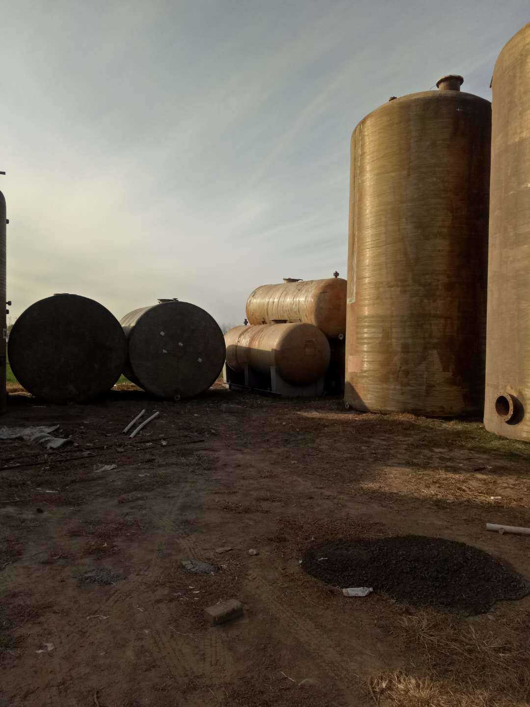 二手玻璃鋼儲(chǔ)罐價(jià)格  二手玻璃鋼儲(chǔ)罐哪里好