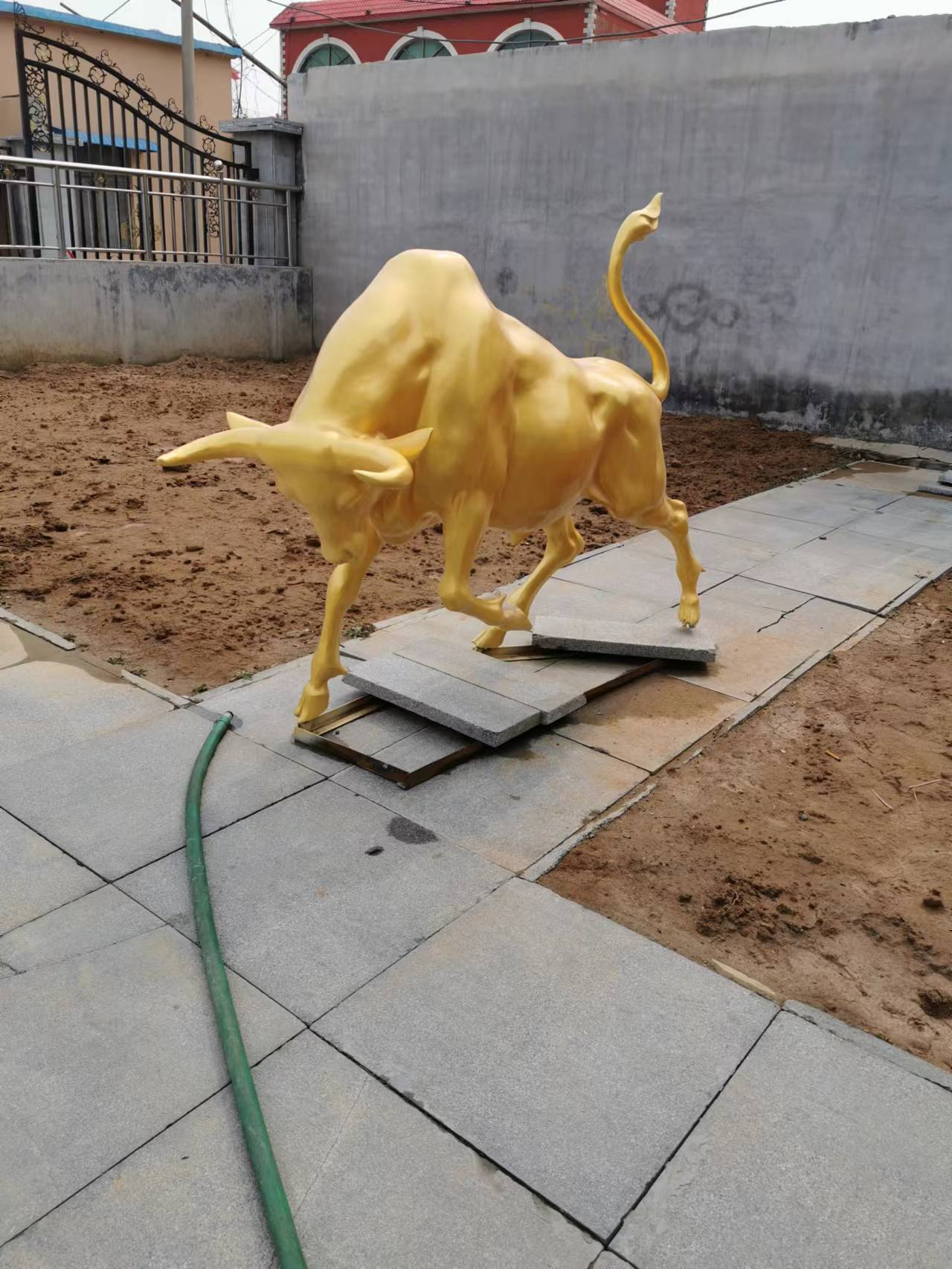 廠家供應(yīng)玻璃鋼雕塑牛