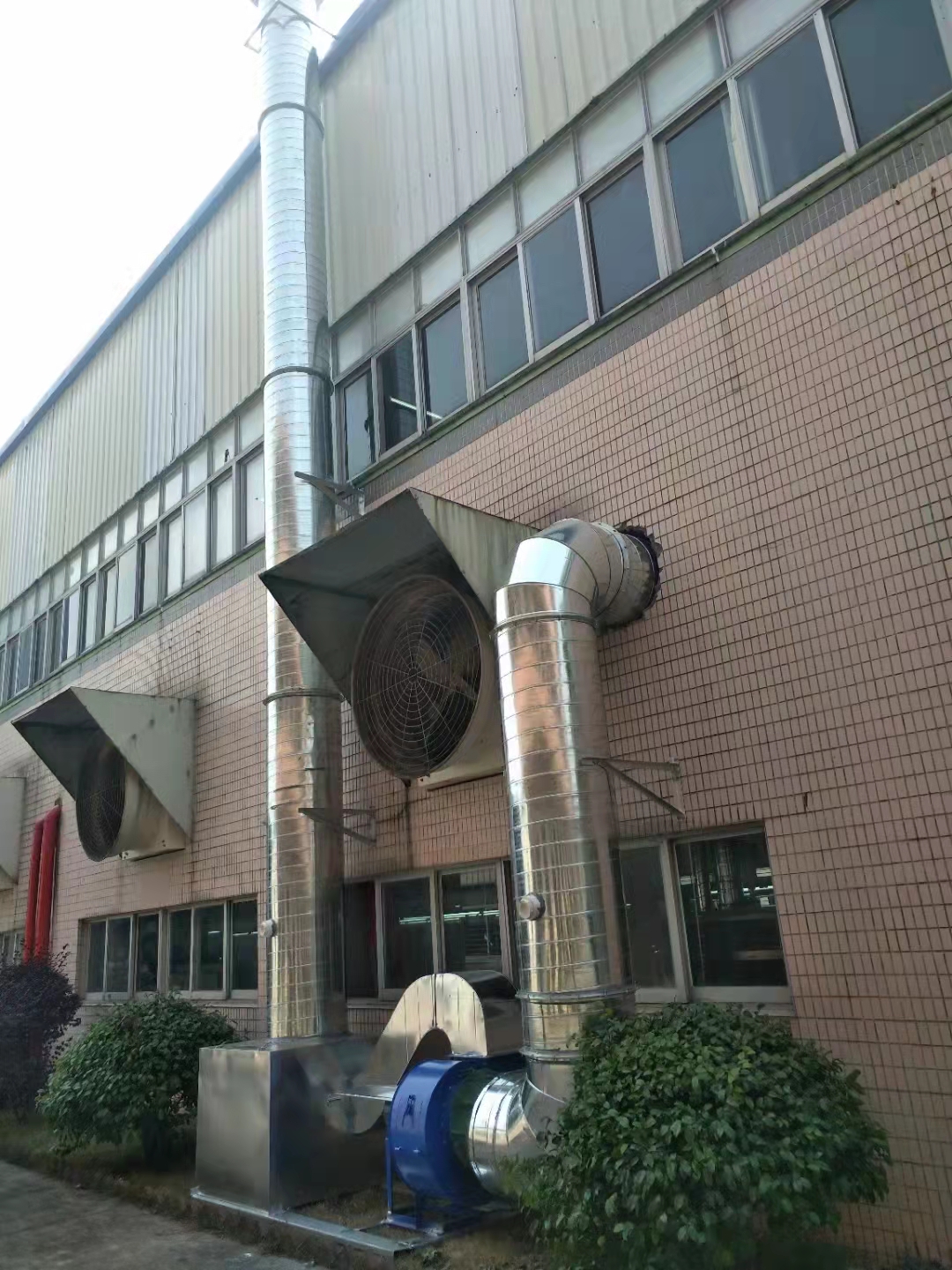 長安沙頭螺紋風(fēng)管車間排氣工程