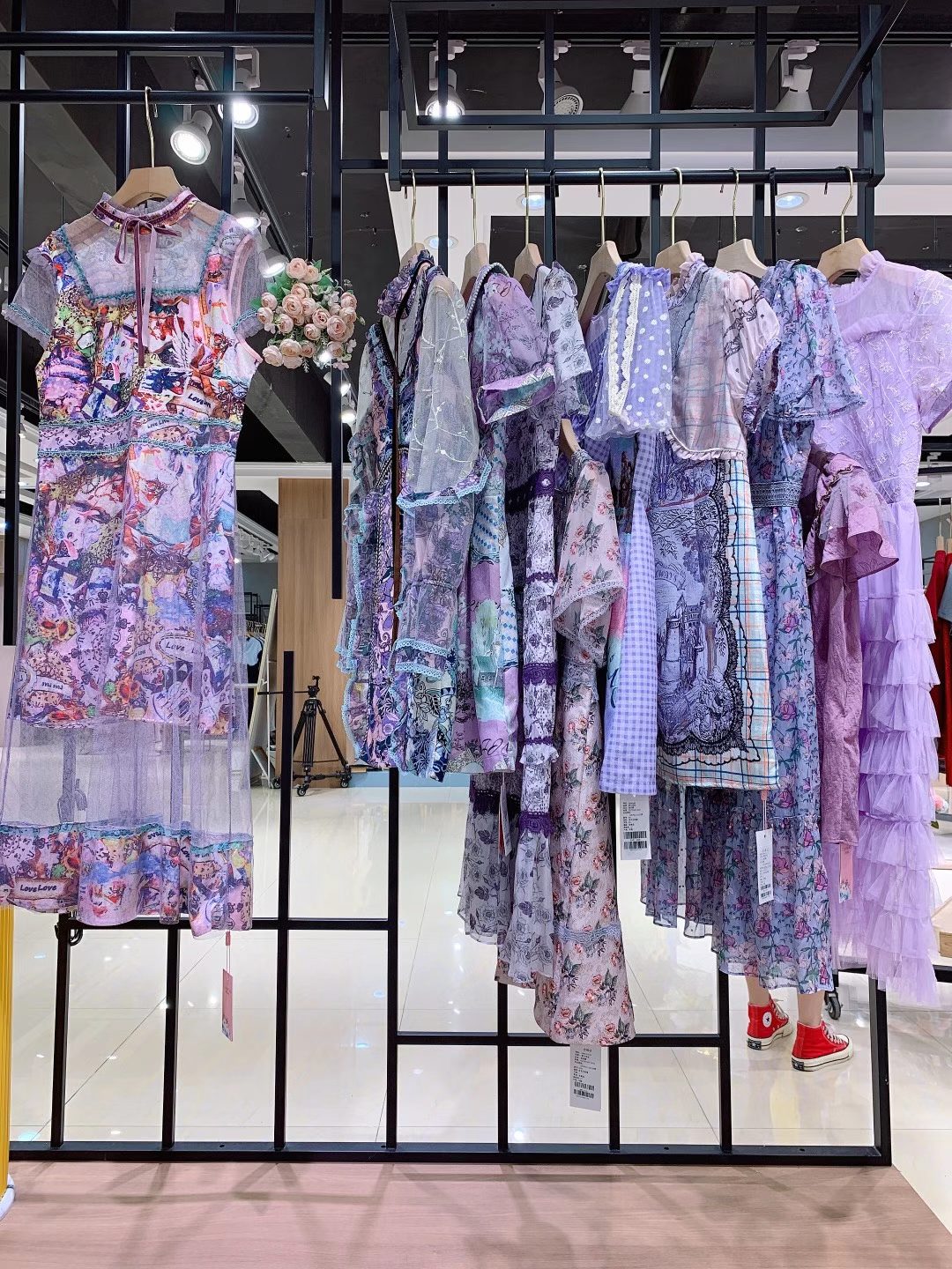 正 品剪標(biāo)女裝 薩貝芮拉2022夏大 牌女裝折扣店尾貨電商進(jìn)貨渠道