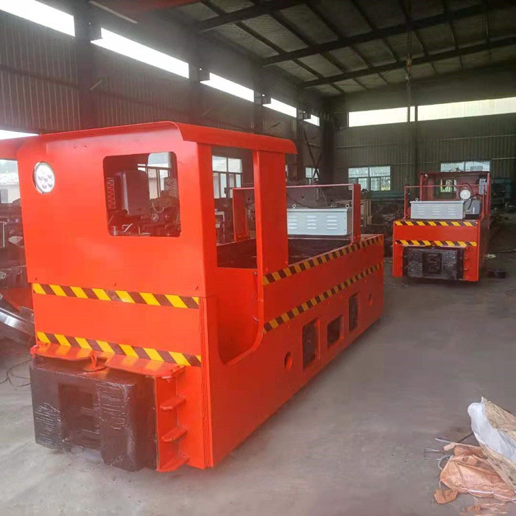 小型軌輪式電機(jī)車 2噸微型效率電機(jī)車 電機(jī)車報(bào)價(jià)