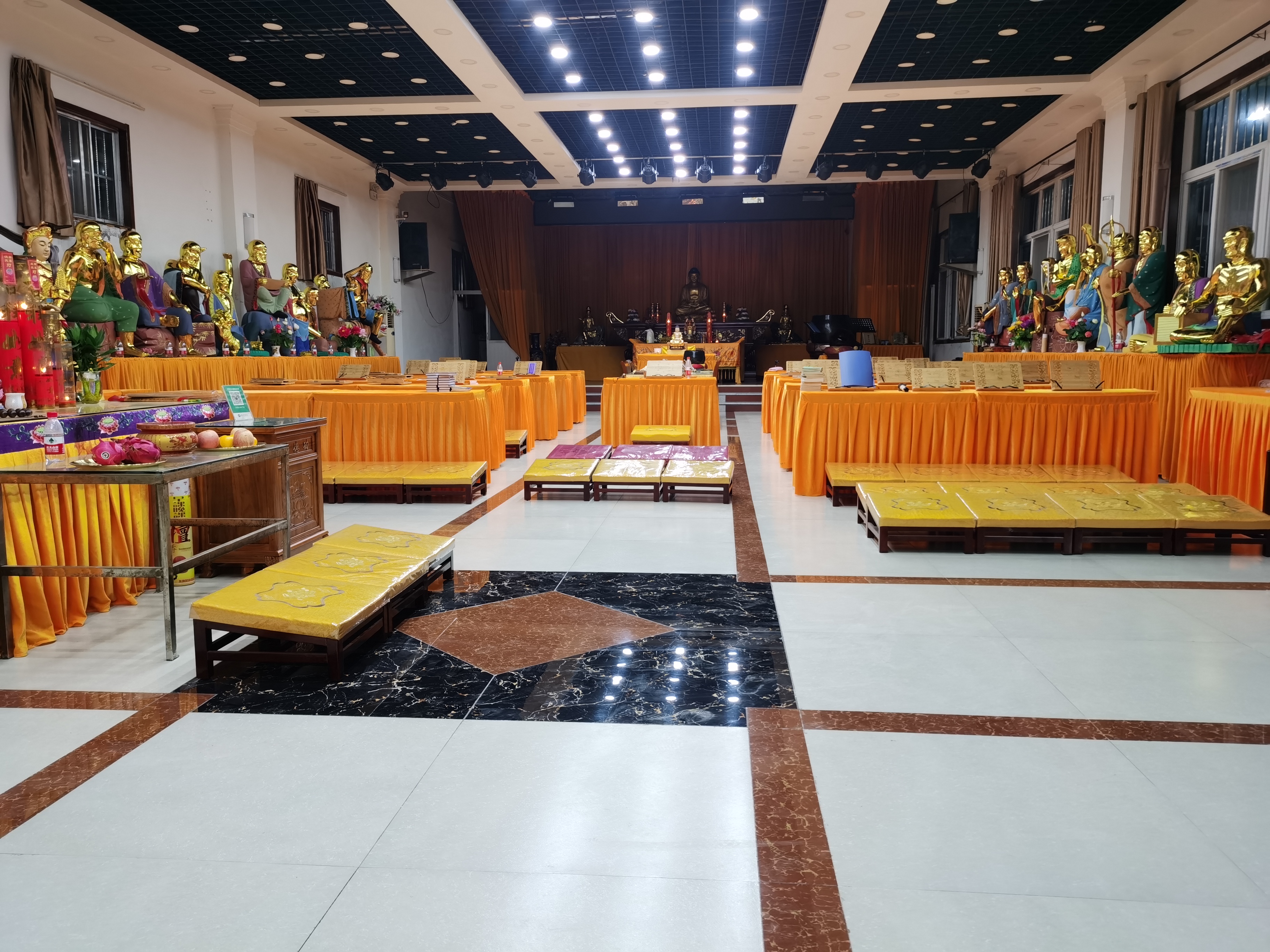 佛像神像雕塑翻新修復(fù)上色彩繪貼金