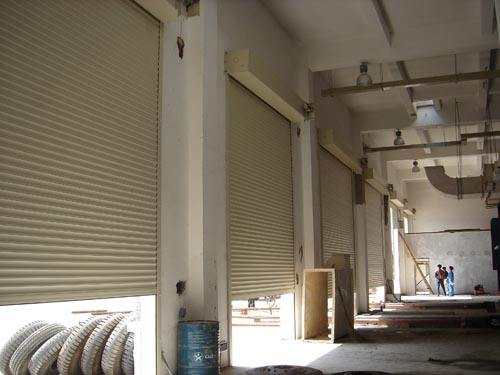 電動(dòng)彩鋼卷閘門多少錢  電動(dòng)彩鋼卷閘門廠家報(bào)價(jià)