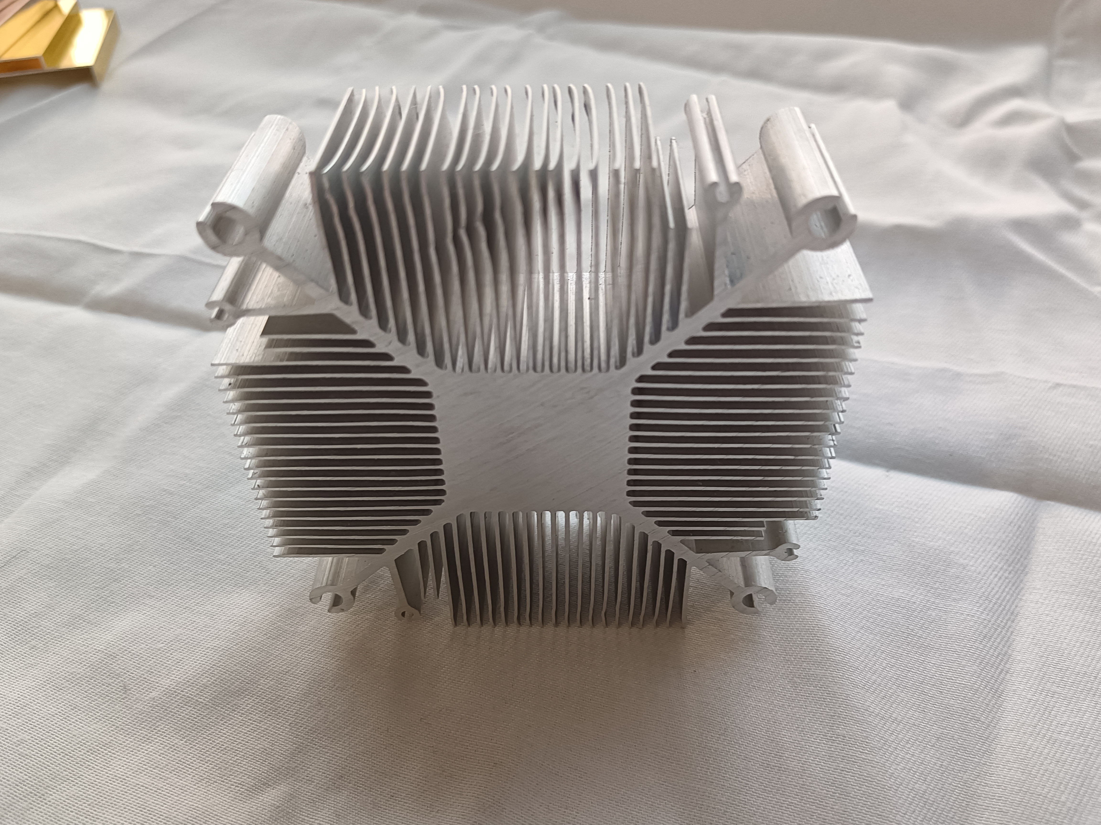 散熱器定制_價(jià)格_供應(yīng)商_加工_廠家_出廠價(jià)【佛山市振領(lǐng)鋁材有限公司】