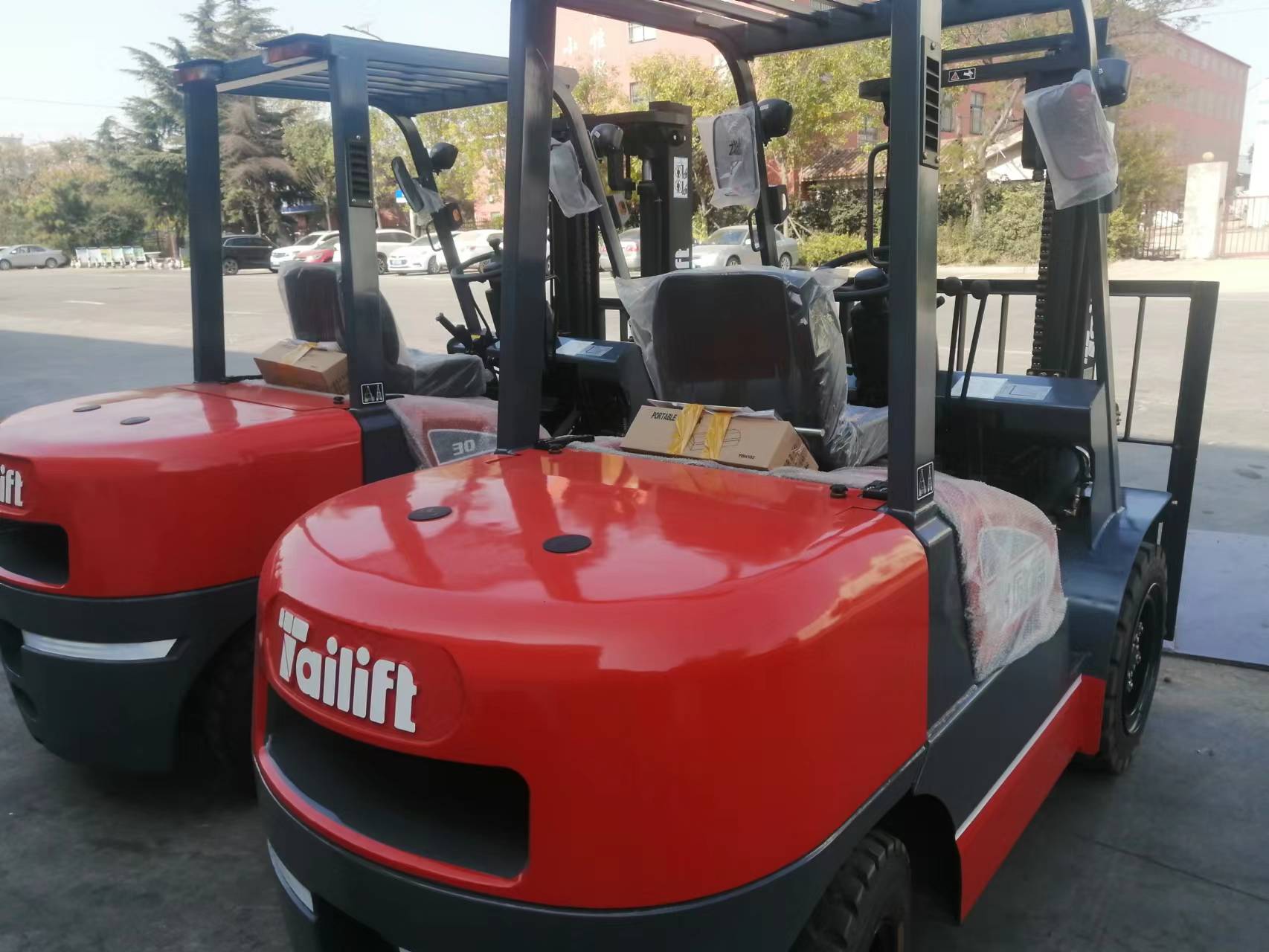 青島叉車租賃  新能源叉車青島電動叉車廠家供應商、青島電動叉車哪家便宜、青島電動叉車現(xiàn)車供應多少錢