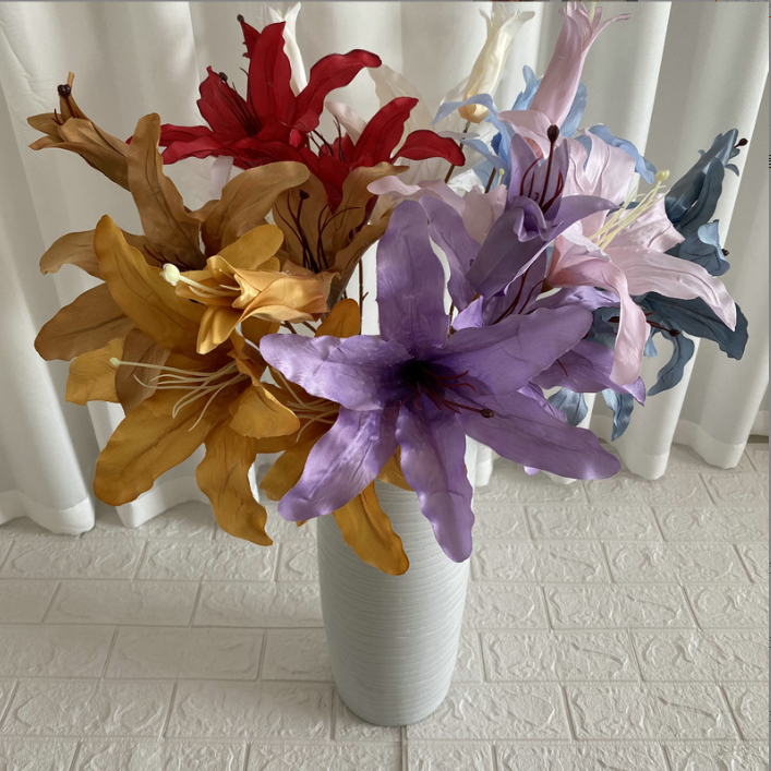 天津婚慶百合假花絹花 客廳臥室裝飾仿真花 攝影拍攝道具擺件插花批發(fā)