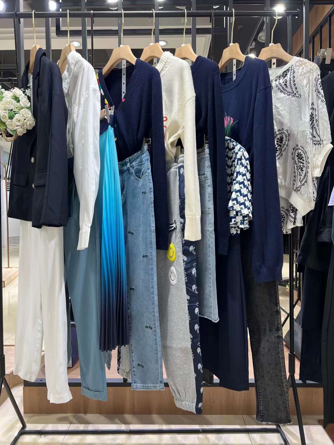 品牌撤柜大 牌剪標(biāo)女裝尾貨庫存一手貨源批發(fā) 女裝批發(fā)蒂芙尼2022秋