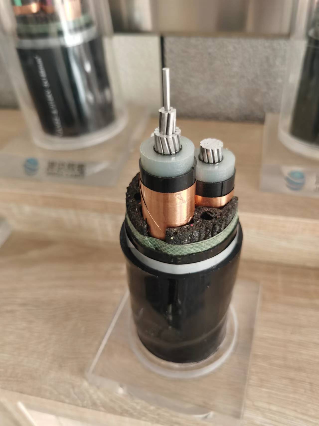 銅芯阻燃耐火電纜生產(chǎn)廠家、聚乙烯銅芯阻燃耐火電纜、銅芯阻燃耐火防火電纜