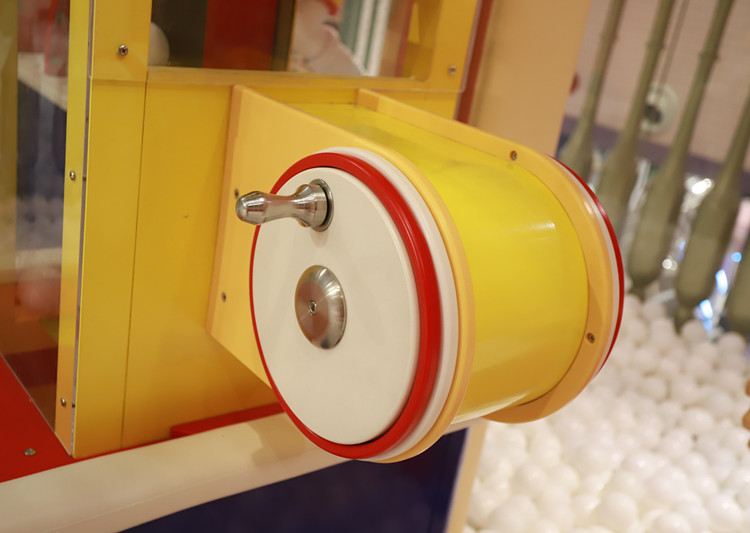 手搖上球機,球樂堡,球設備,盛唐游樂設備