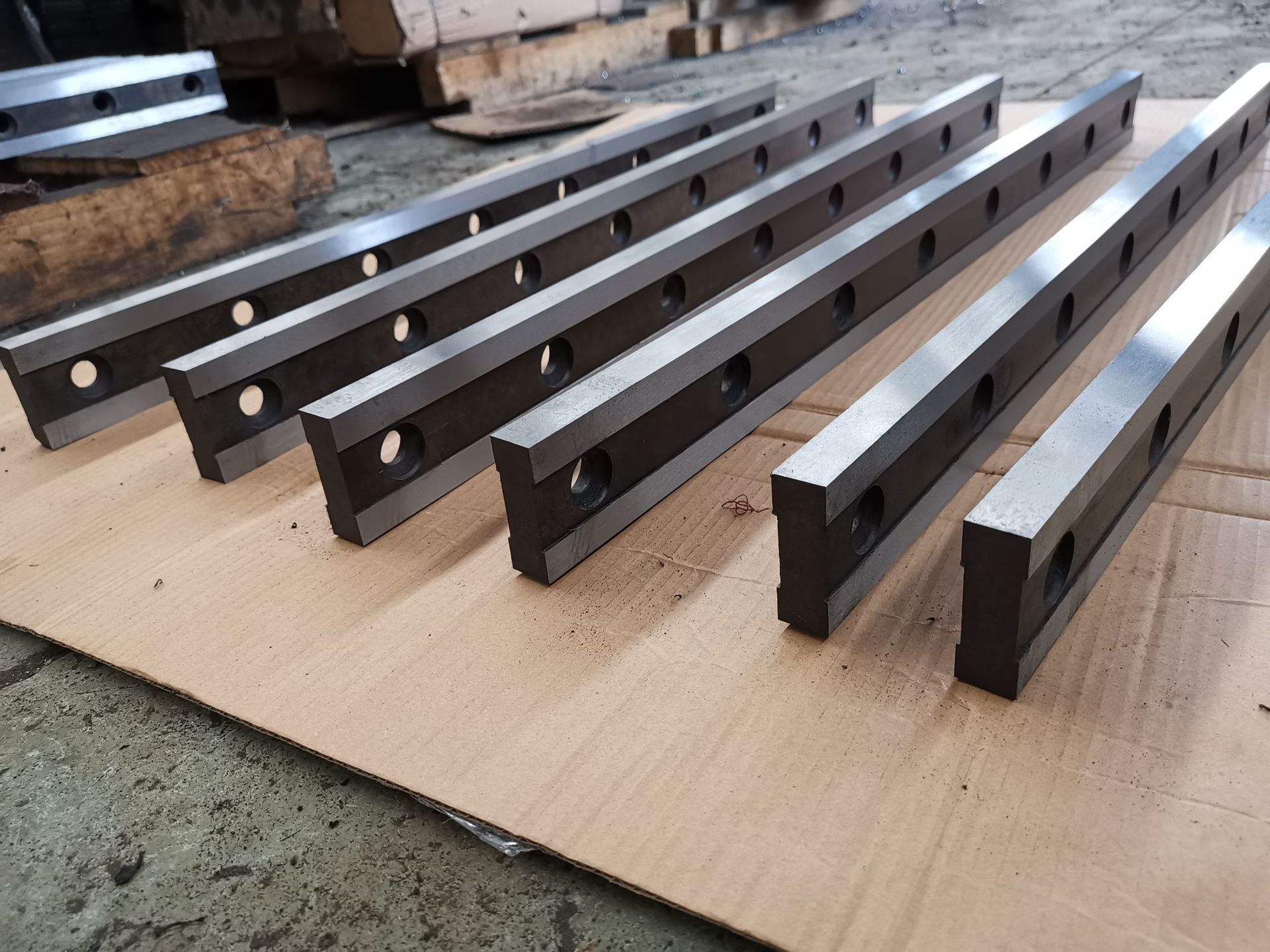 東帆剪板機(jī)*定制電話，剪板機(jī)*廠家批發(fā)，剪板機(jī)*銷售價(jià)錢