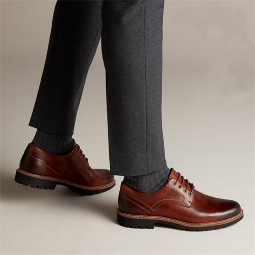 何金昌隱形內(nèi)增高男士商務(wù)休閑結(jié)婚