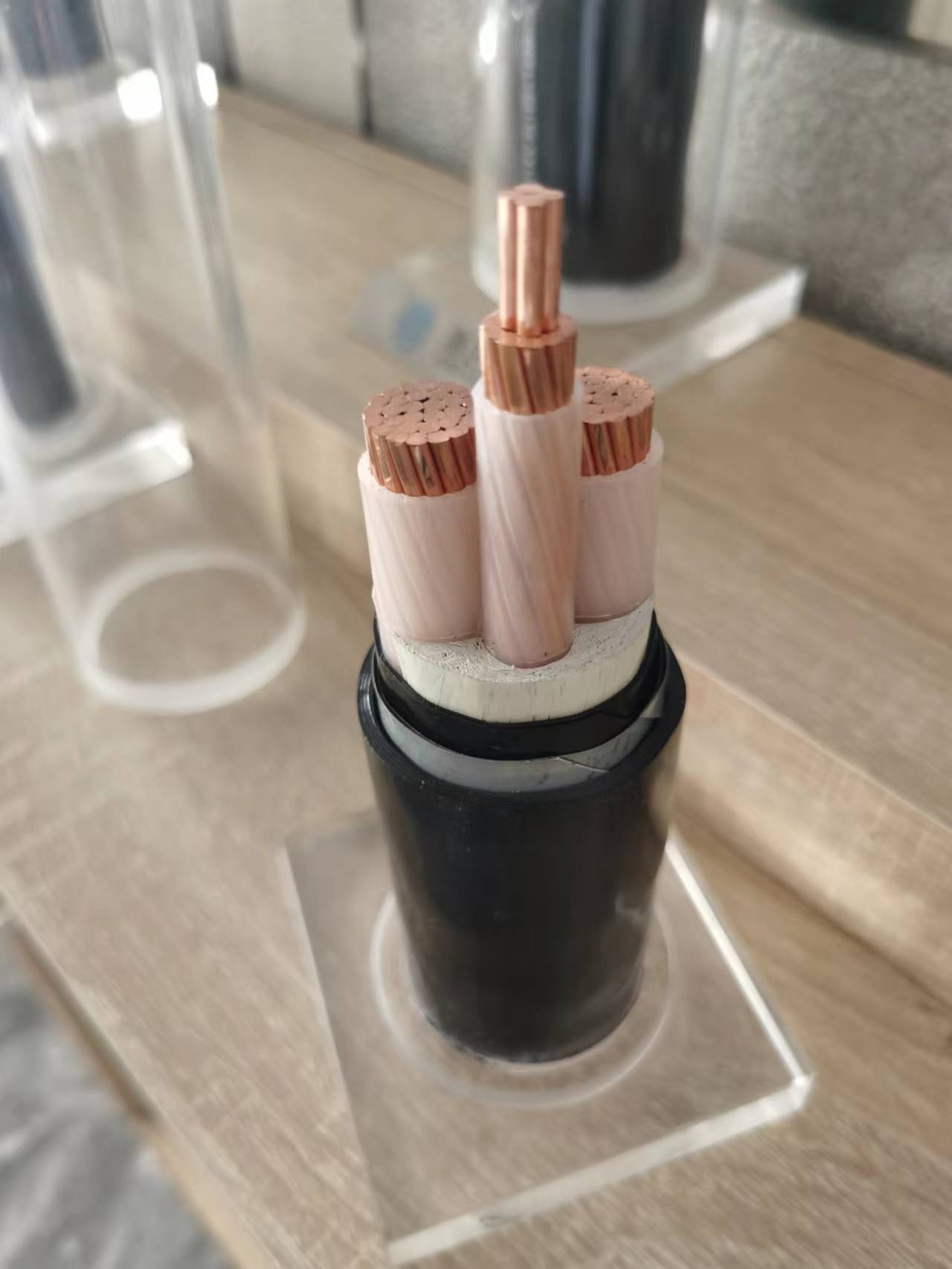 山東津達(dá)1KV交聯(lián)聚乙烯絕緣聚氯乙烯護(hù)套電力電纜生產(chǎn)廠家批發(fā)價(jià)格