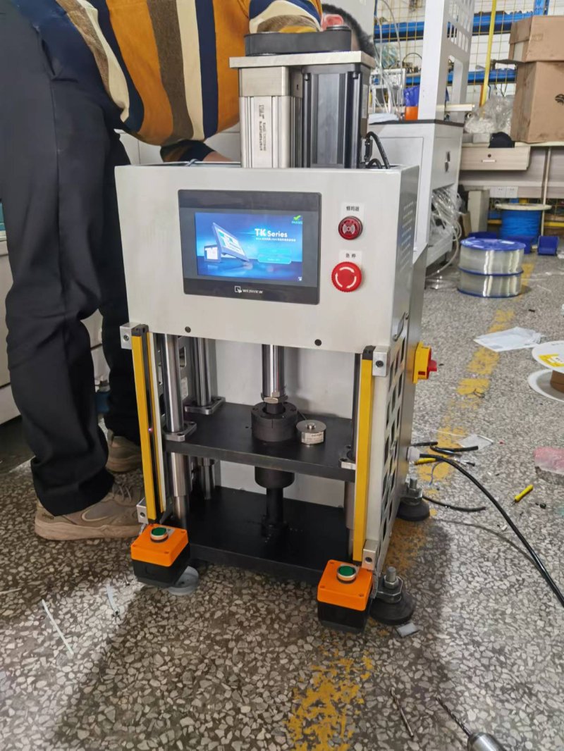0.5T桌面式四柱型伺服壓機供應商  0.5T桌面式四柱型伺服壓機報價