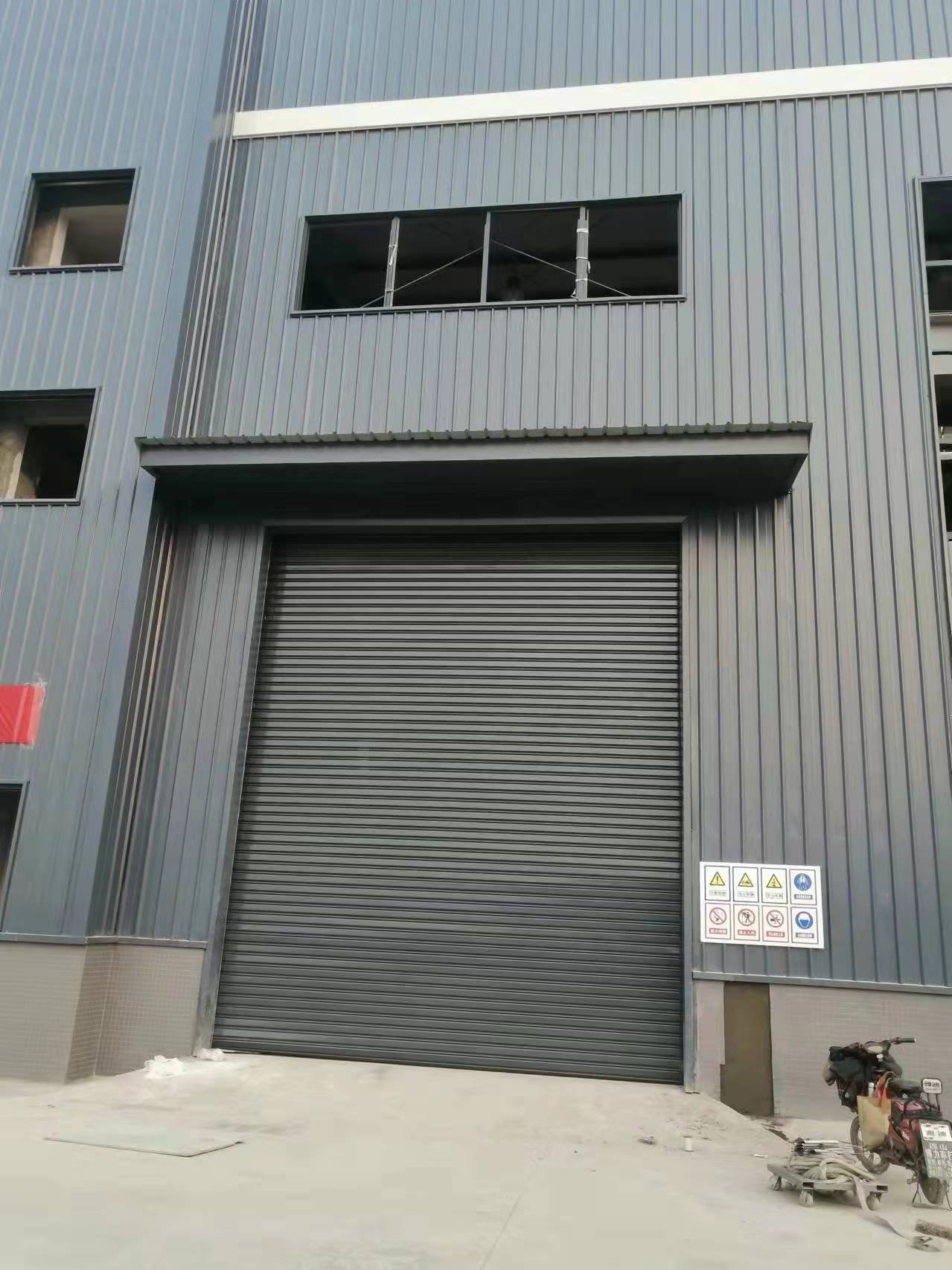 抗風(fēng)卷簾門成都鋼制防火卷簾門雙層鋁合金抗風(fēng)卷閘門鉤簾門 鋼制卷簾門