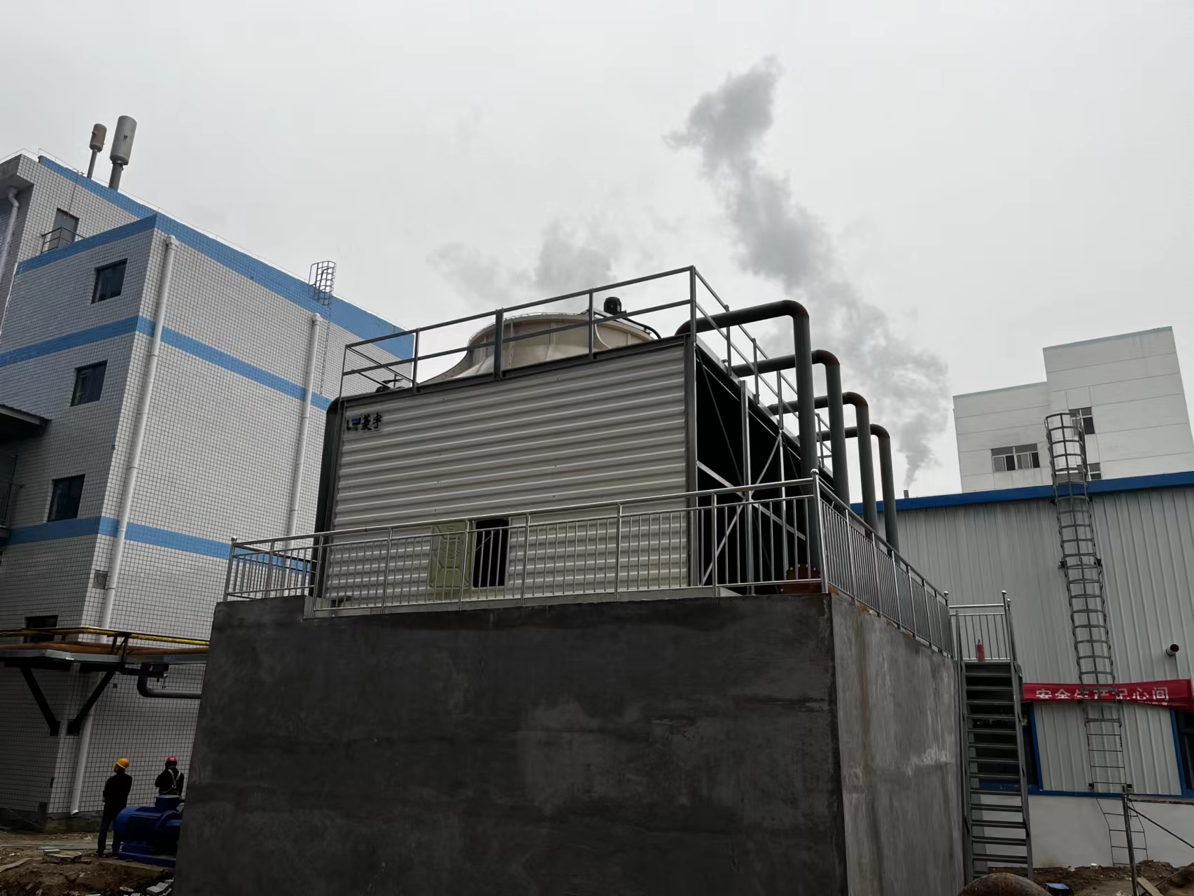 河南鈑金冷卻塔實(shí)體廠，鄭州方形冷卻塔形象店