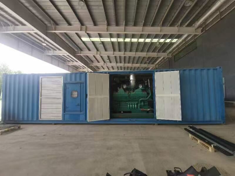 出售進(jìn)口康明斯1600kw發(fā)電機(jī)組