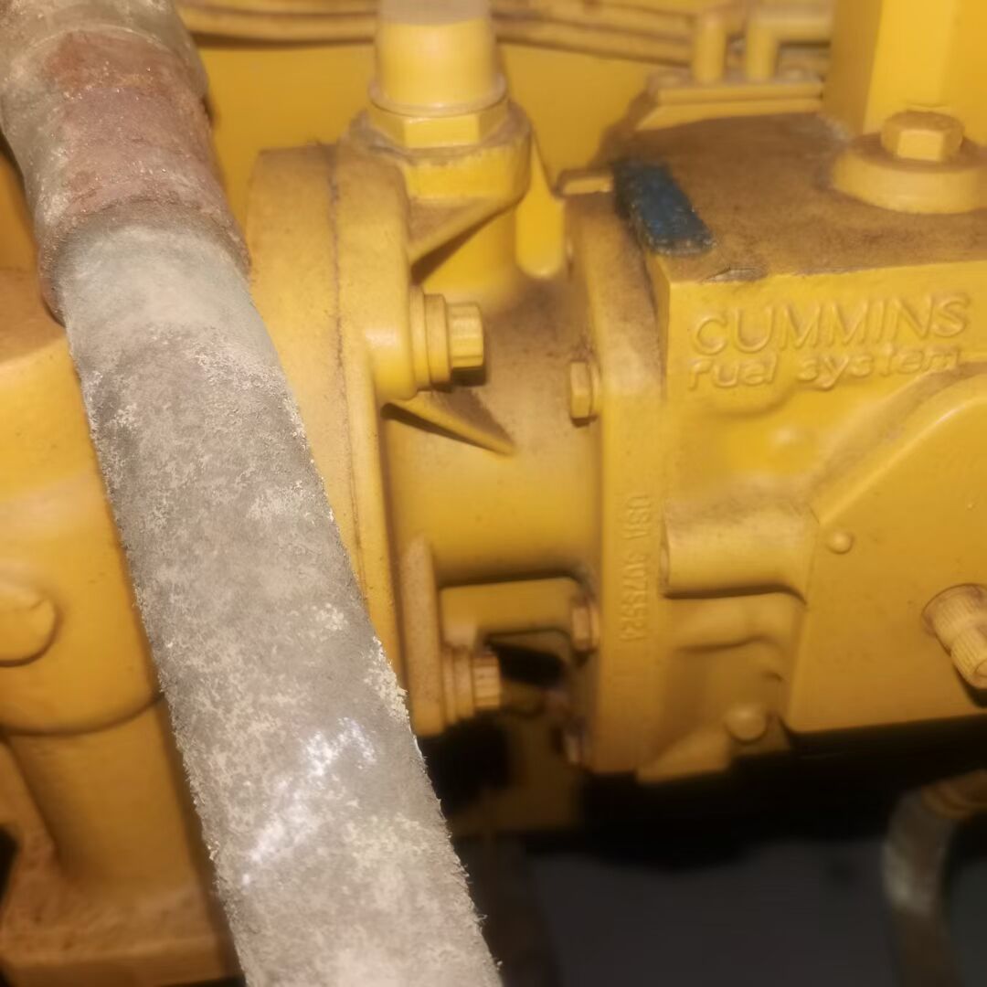 出售進(jìn)口康明斯1360kw 發(fā)電機(jī)組