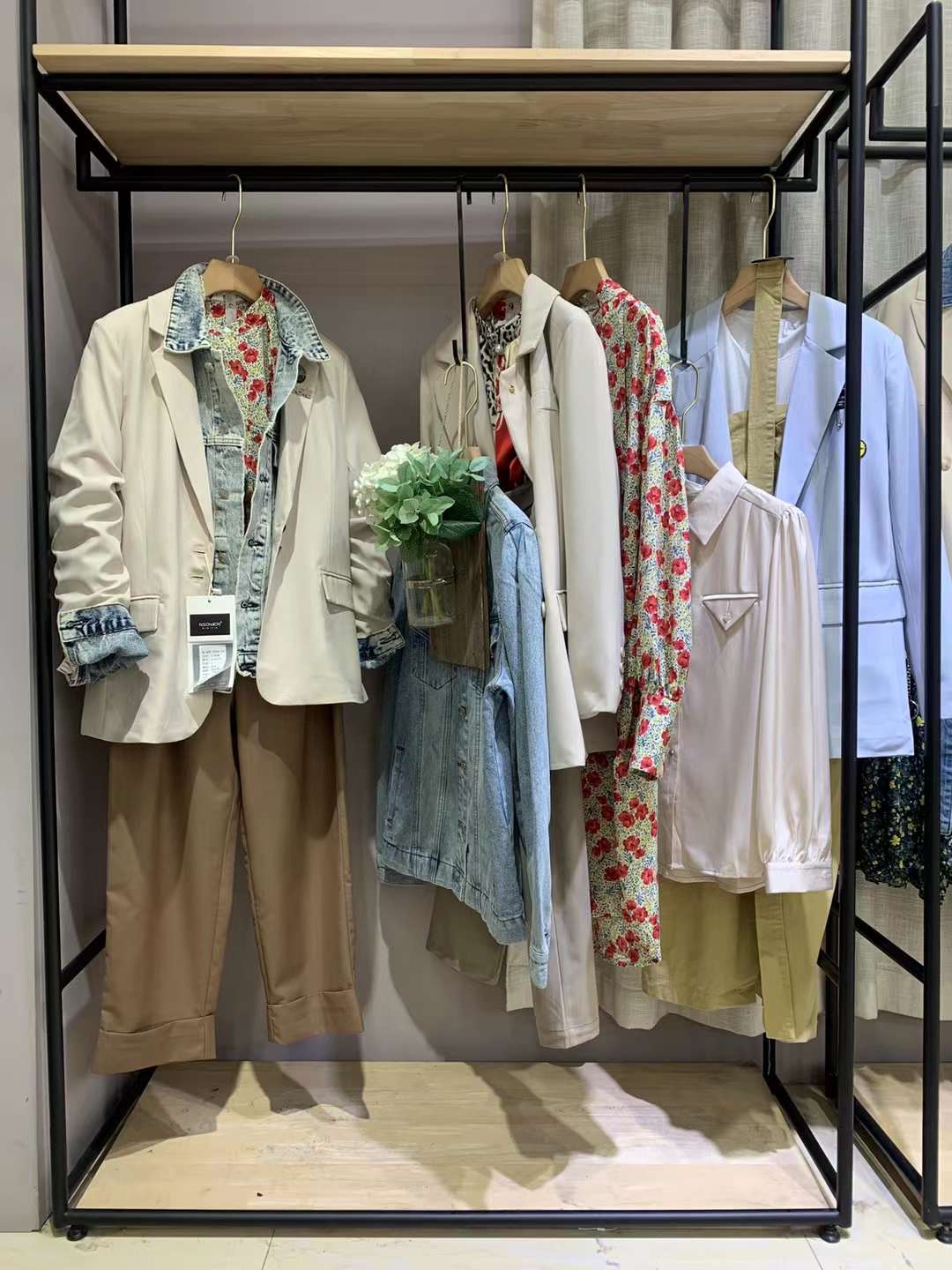 朗色千秋2022 秋品牌折扣女裝尾貨清倉 專柜撤柜庫存折扣批發(fā)貨