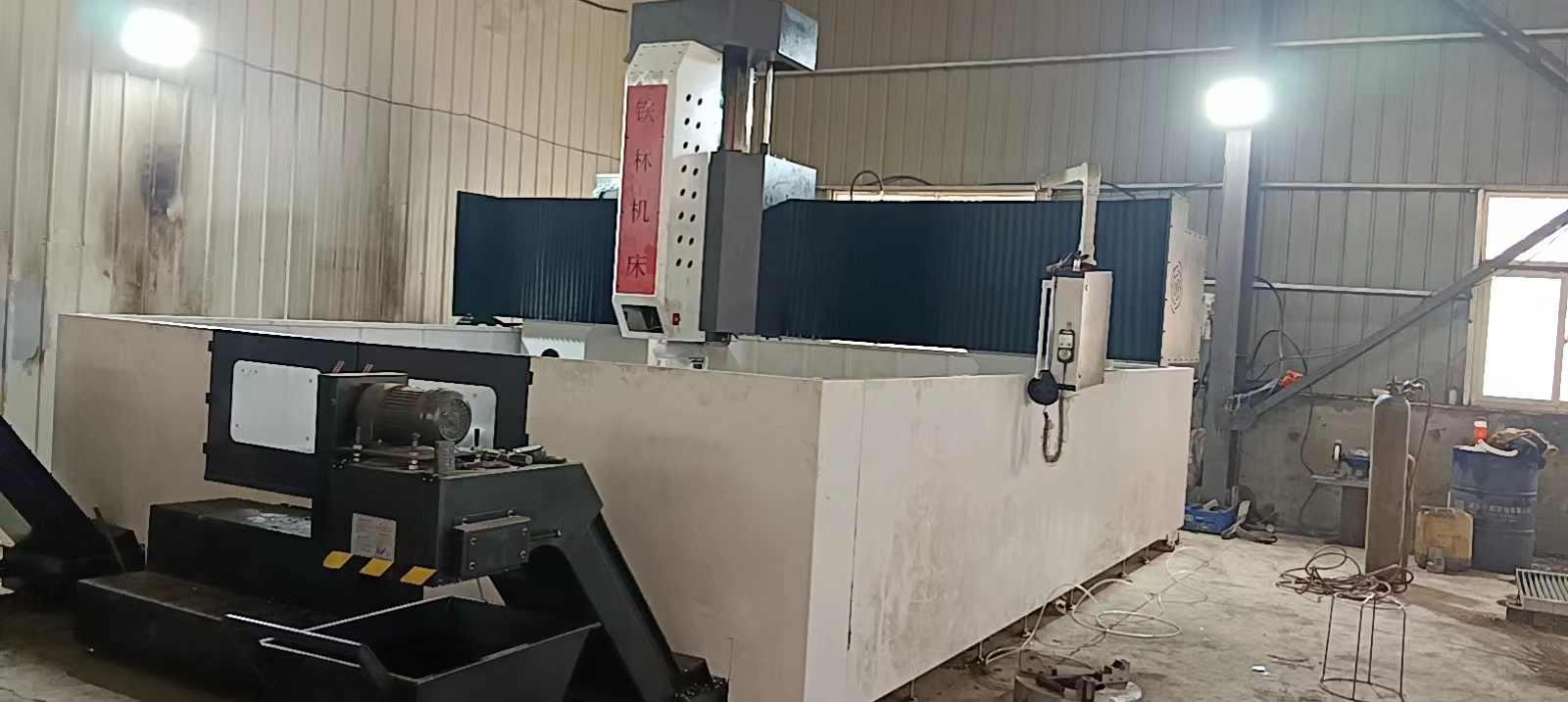 供應重型大型雕銑機床 數(shù)控龍門銑床xk6020 龍門加工中心