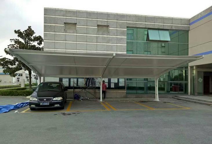 專業(yè)承接家用小車車棚 別墅小轎車鋼膜結(jié)構(gòu)車棚價格低-品質(zhì)好