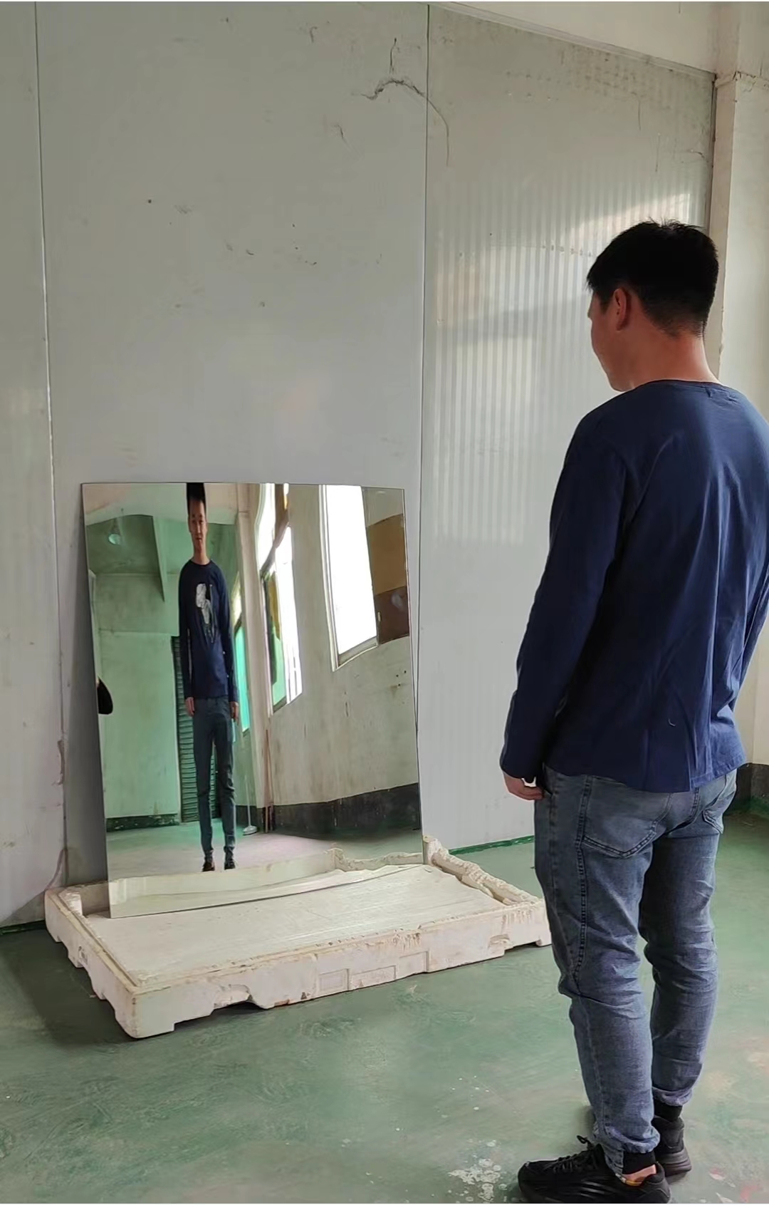 怪誕哈哈鏡加工定制、怪誕哈哈鏡生產(chǎn)廠家熱線、怪誕哈哈鏡定制價格