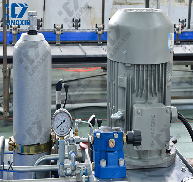 供應聚氨酯汽車內飾高壓發(fā)泡機汽車內飾發(fā)泡機